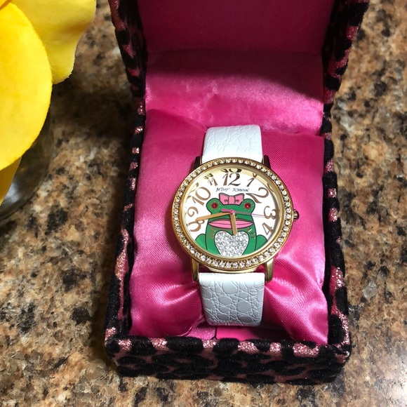 Watch - Picture 3 of 5